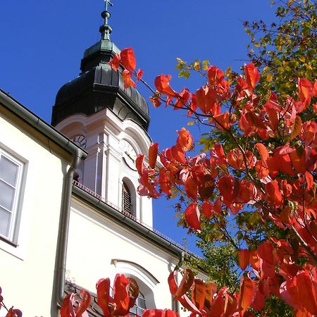 Haus Der Begegnung Heilig Geist Hotel Burghausen Buitenkant foto