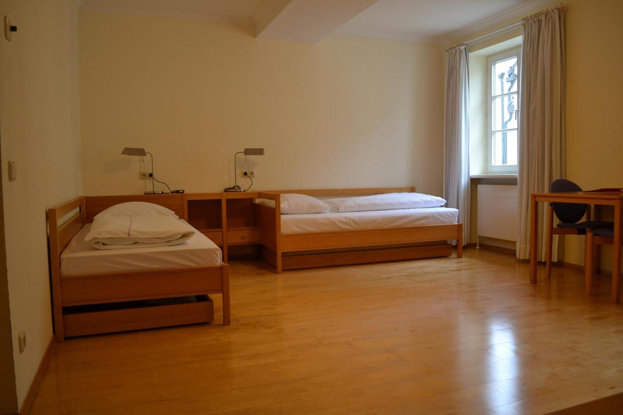 Haus Der Begegnung Heilig Geist Hotel Burghausen Buitenkant foto
