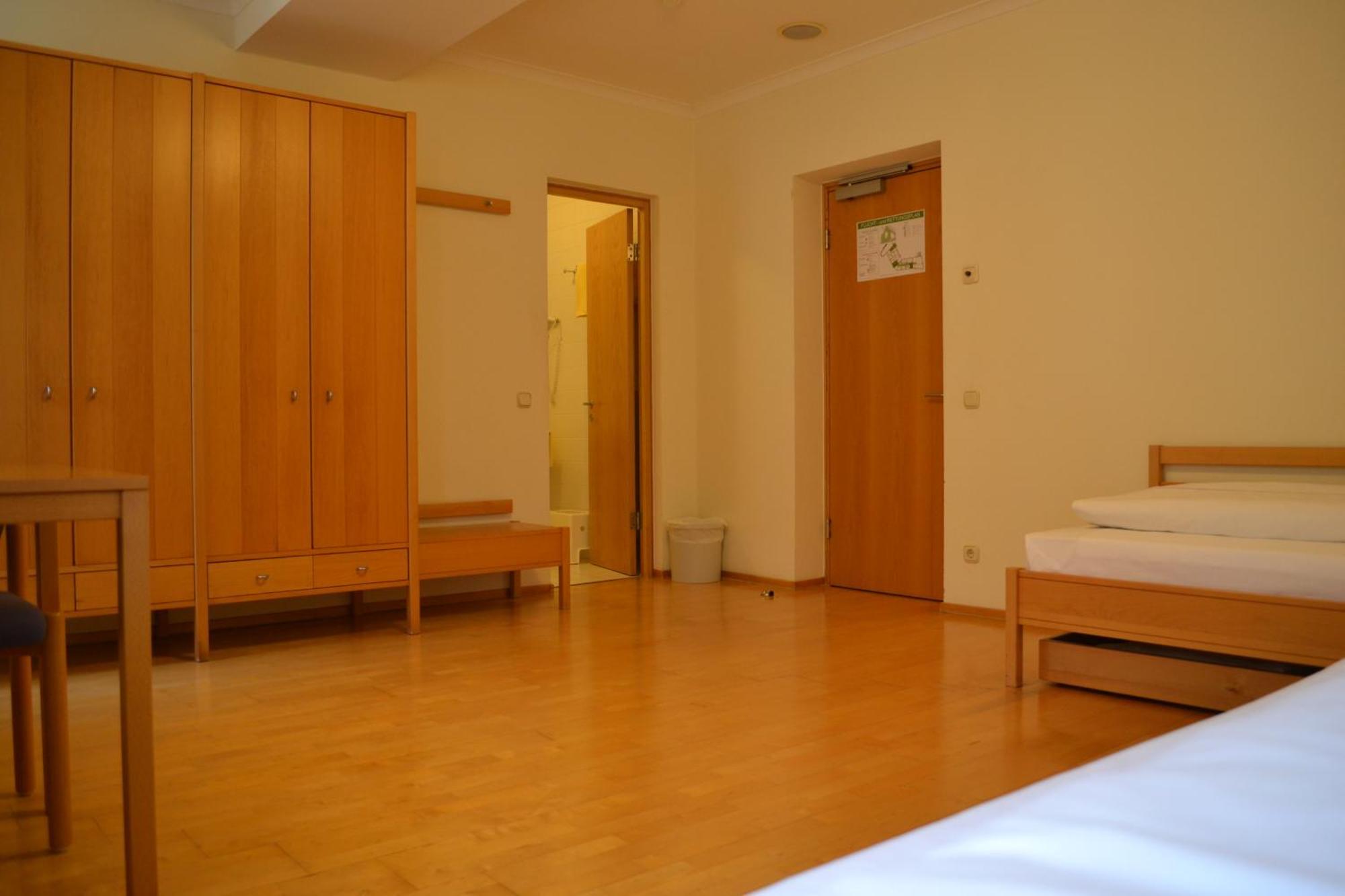 Haus Der Begegnung Heilig Geist Hotel Burghausen Buitenkant foto