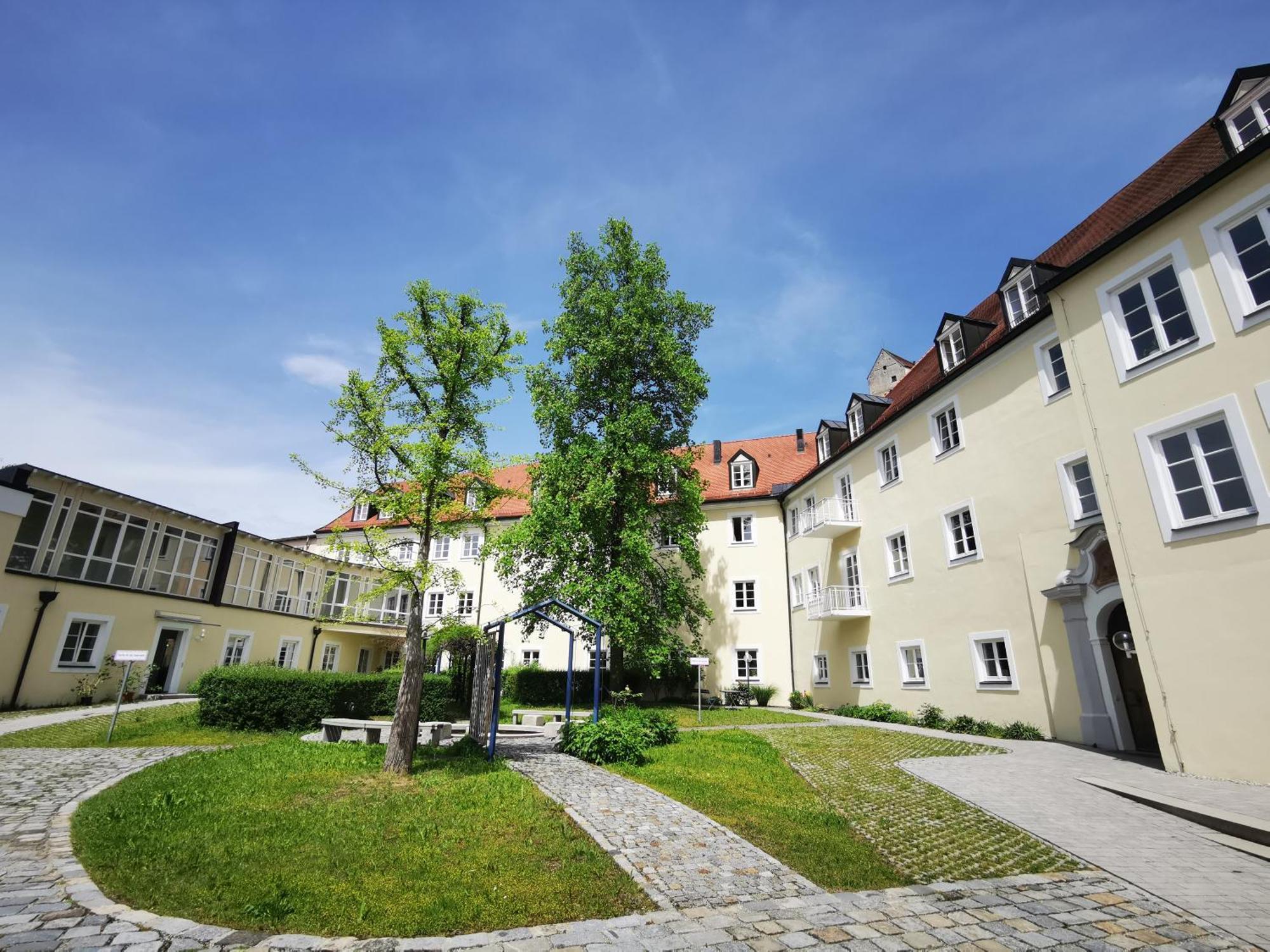 Haus Der Begegnung Heilig Geist Hotel Burghausen Buitenkant foto