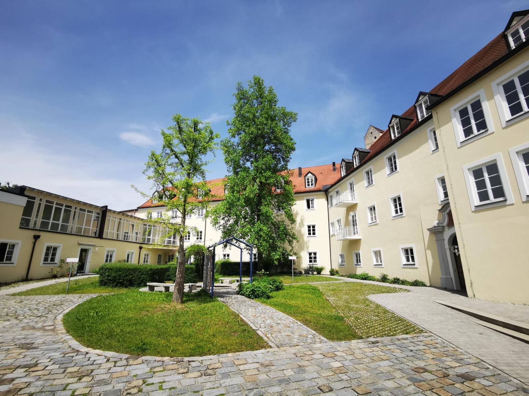 Haus Der Begegnung Heilig Geist Hotel Burghausen Buitenkant foto