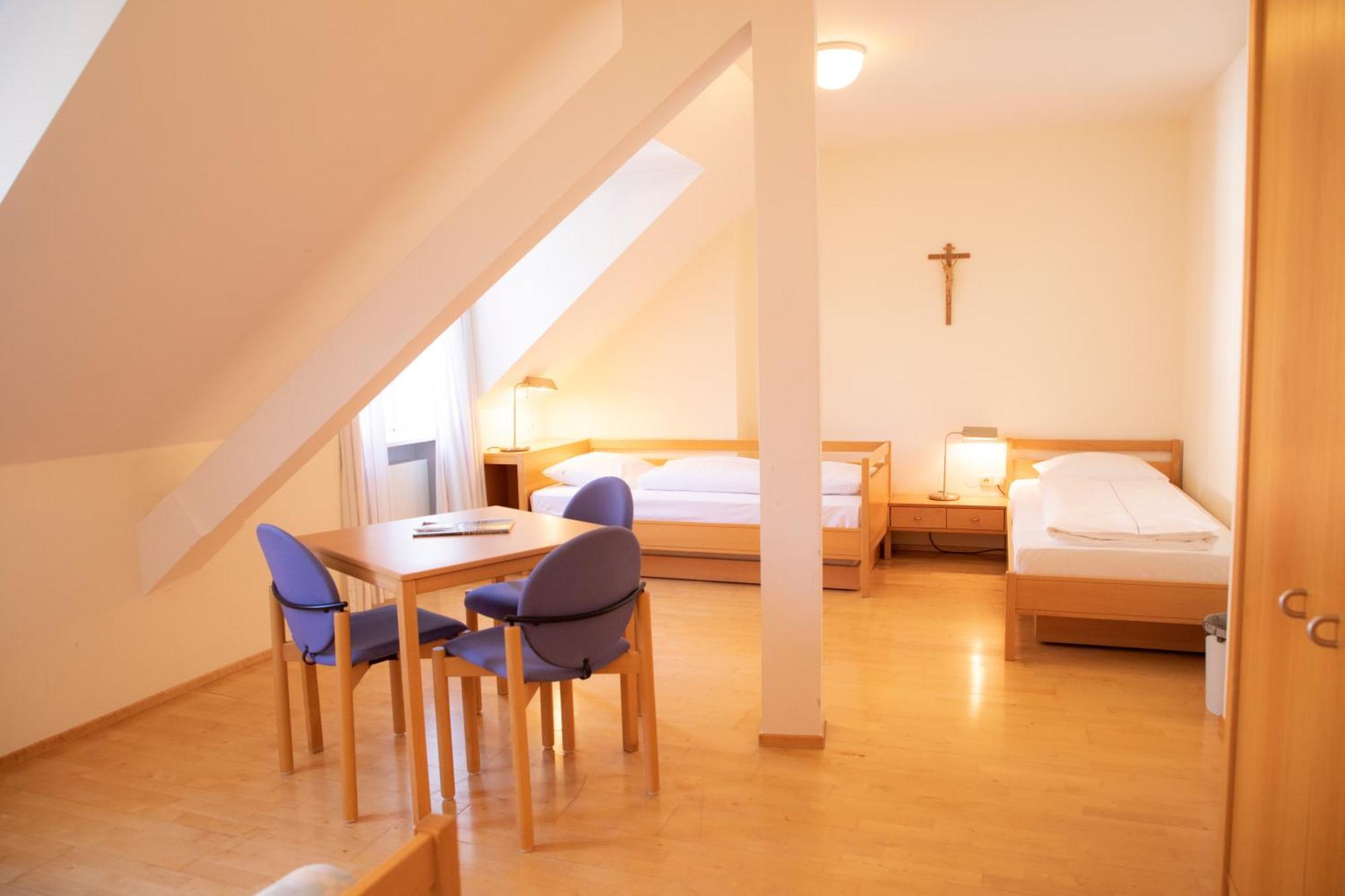 Haus Der Begegnung Heilig Geist Hotel Burghausen Buitenkant foto