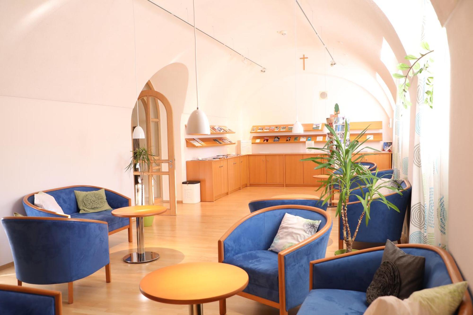 Haus Der Begegnung Heilig Geist Hotel Burghausen Buitenkant foto
