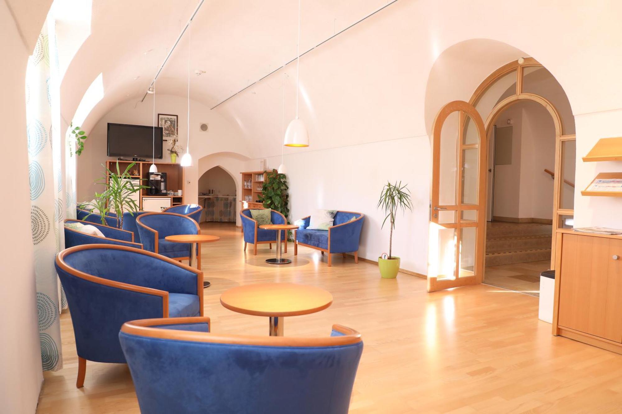 Haus Der Begegnung Heilig Geist Hotel Burghausen Buitenkant foto