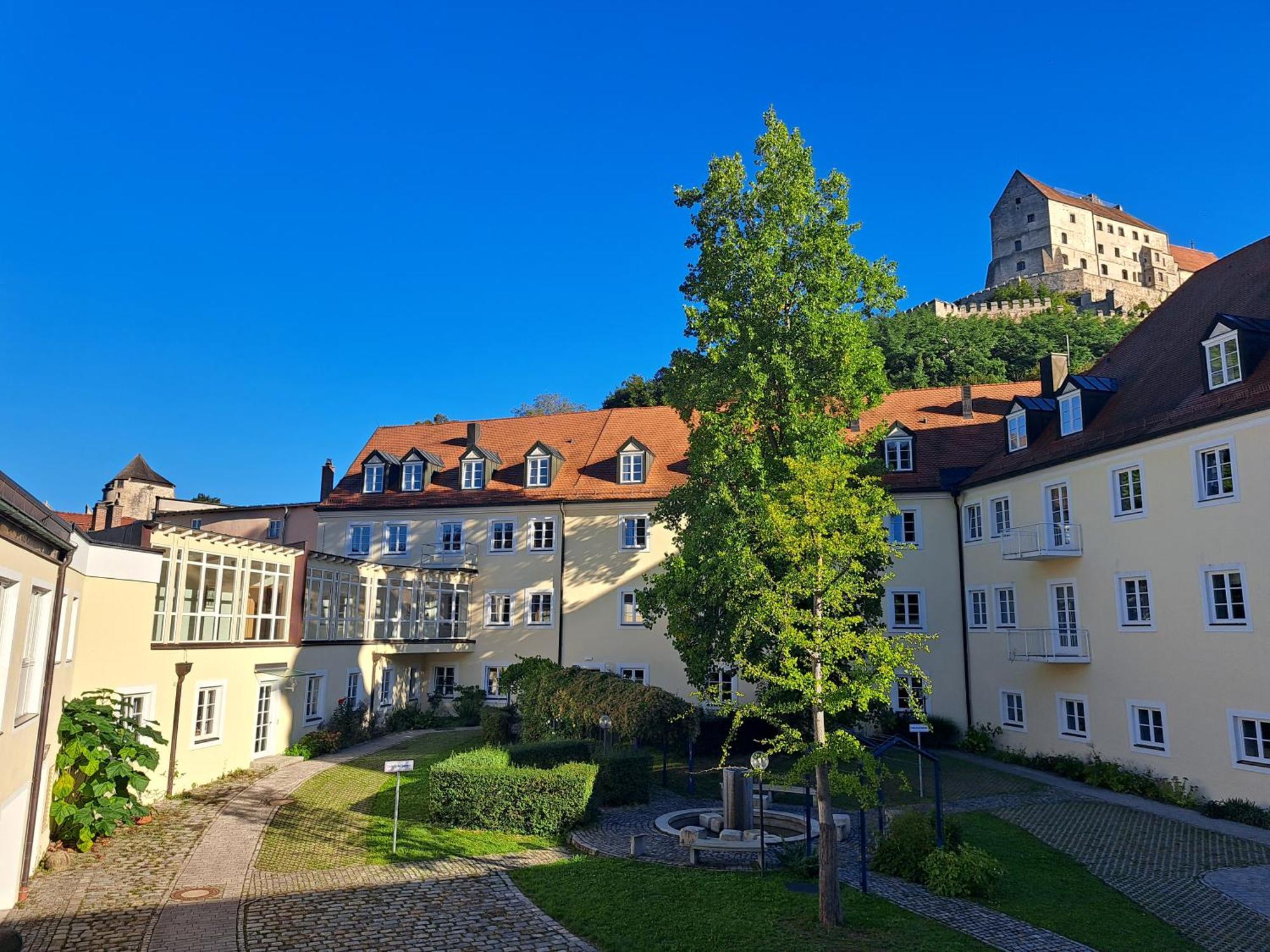 Haus Der Begegnung Heilig Geist Hotel Burghausen Buitenkant foto
