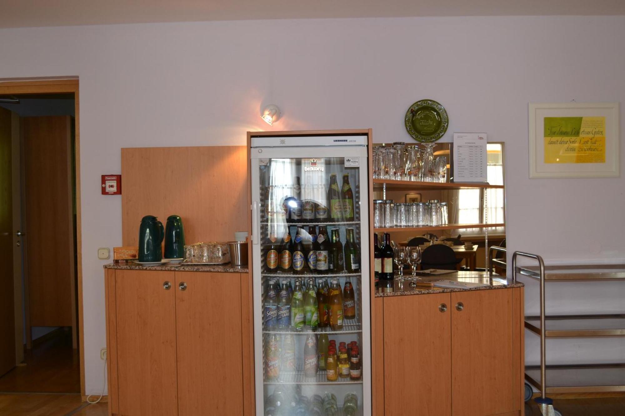 Haus Der Begegnung Heilig Geist Hotel Burghausen Buitenkant foto