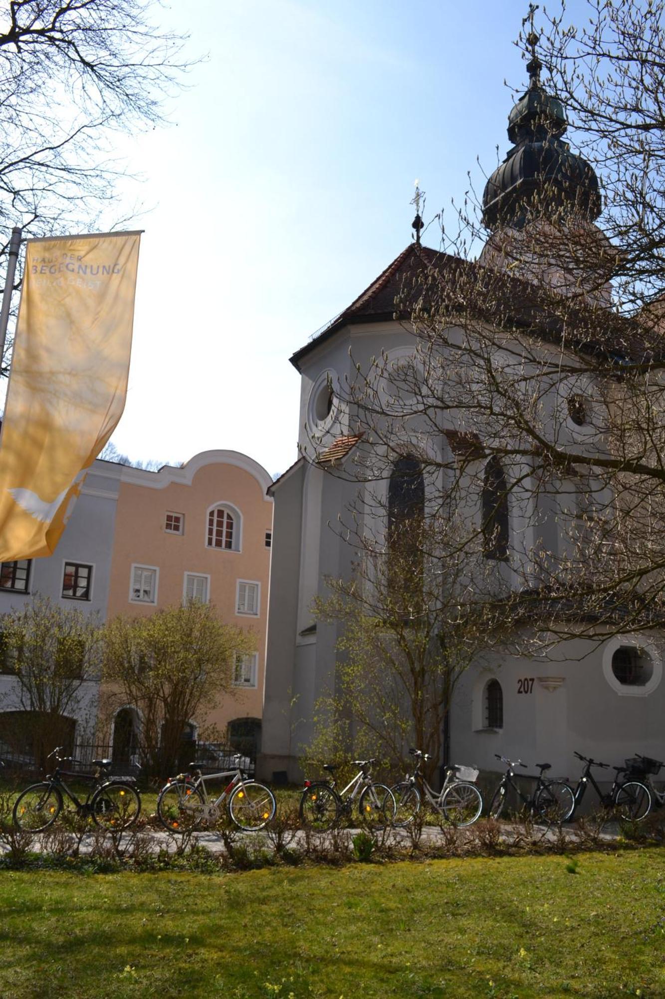Haus Der Begegnung Heilig Geist Hotel Burghausen Buitenkant foto